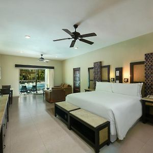 Swim up suite